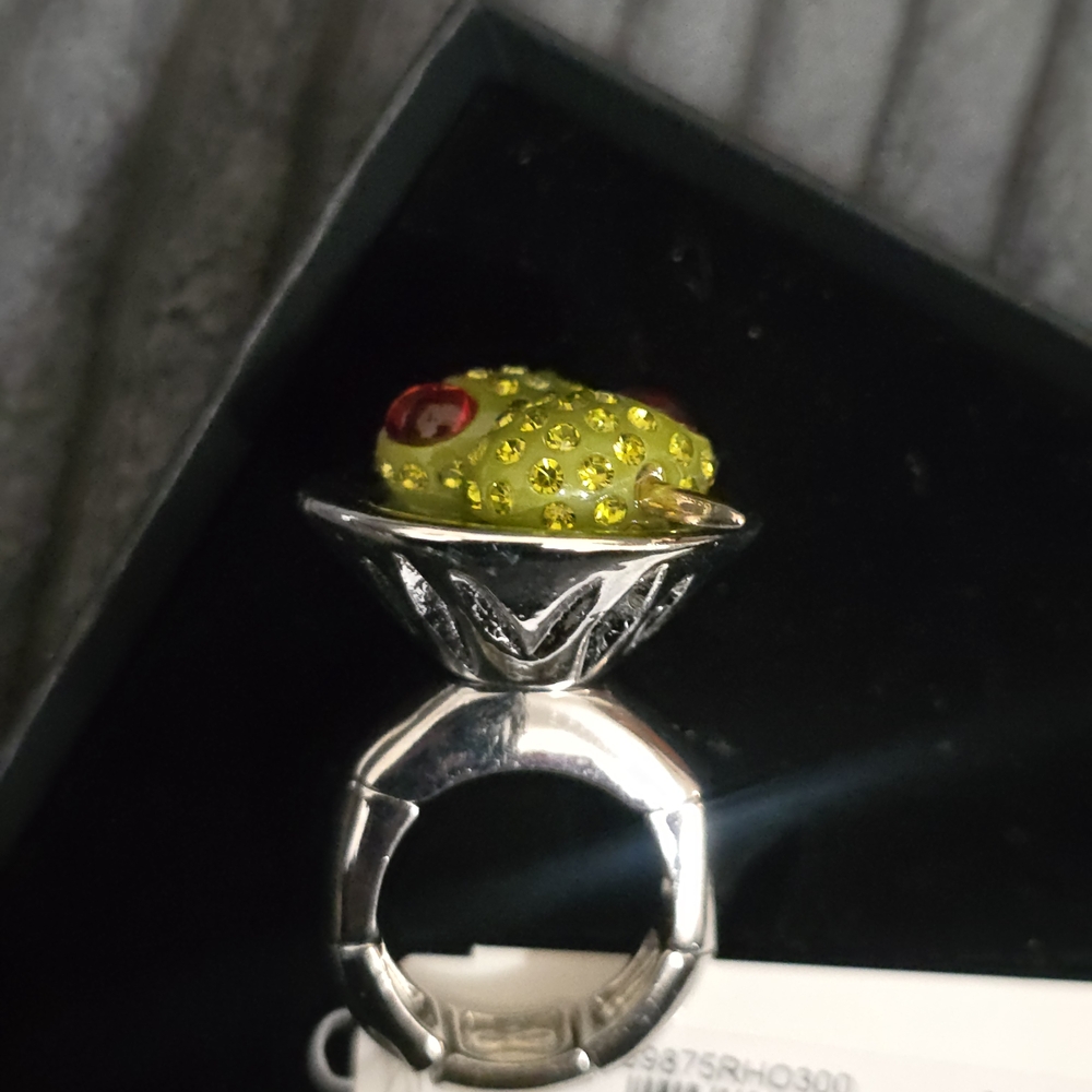 Betsey Johnson Olive Martini Ring - Picture 5 of 7